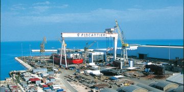 Fincantieri, infortunio mortale ad Ancona: vittima un operaio di 54 anni. I sindacati proclamano due ore di sciopero. Un altro operaio morto nel milanese