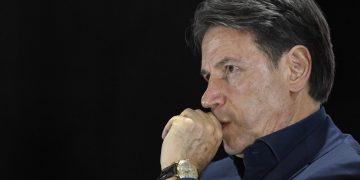 Conte, la bomba a orologeria nel campo largo che potrebbe riconsegnare il paese a Meloni