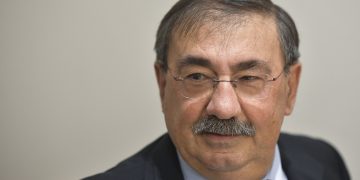 È morto Fabio Mussi. Landini: “Ci mancheranno la sua passione politica e la vicinanza al mondo del lavoro”
