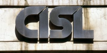 Sciopero generale, la Cisl boccia l’iniziativa di Landini: “scelta che non condividiamo”. Per la confederazione resta ‘’decisivo’’ il confronto in corso con le imprese